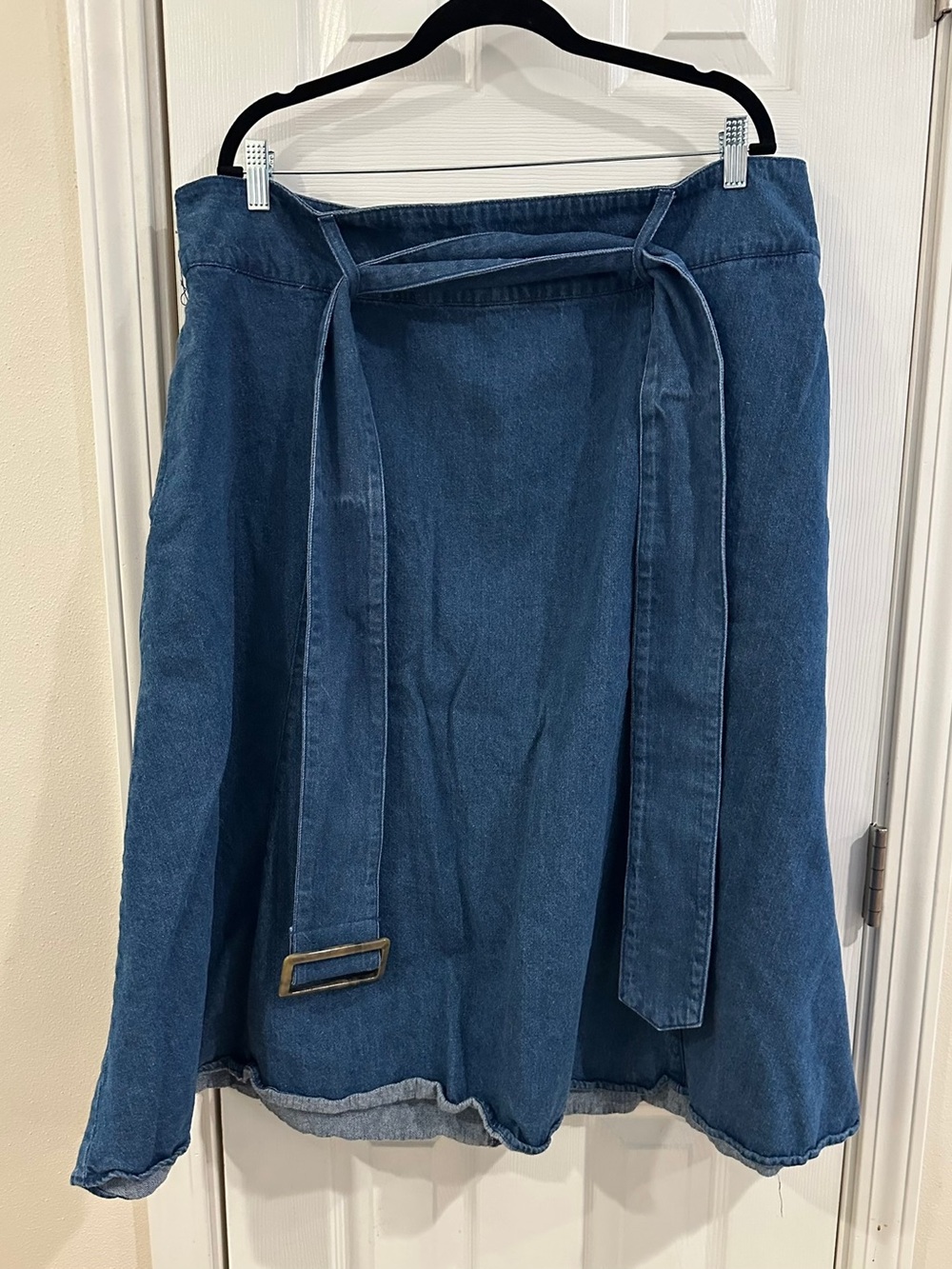 Who What Wear Dark Blue Denim A-Line Skirt with Belt